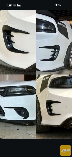 زعانف دعاميات دودج تشارجر أسود لامع