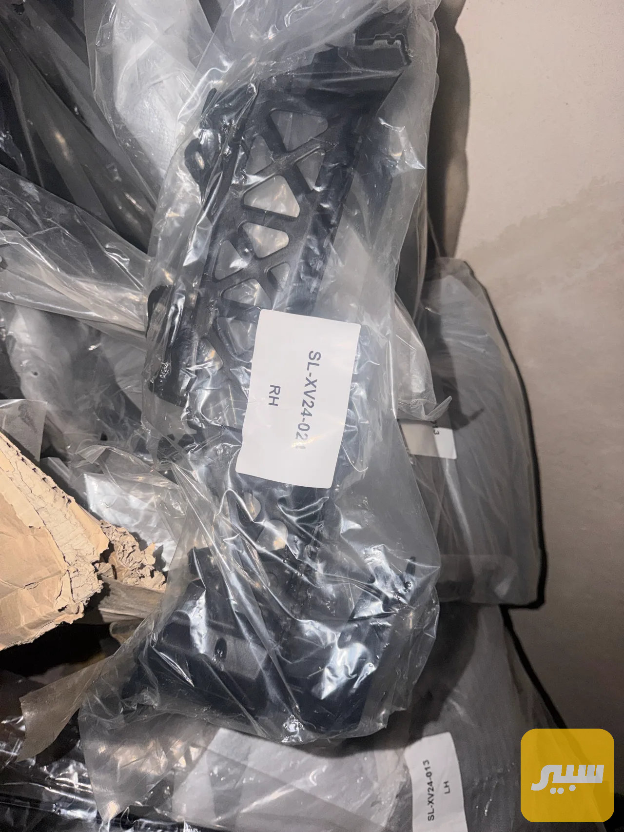 ماسكه لايت يمين سوبارو كروستريك امبريزا 24-26