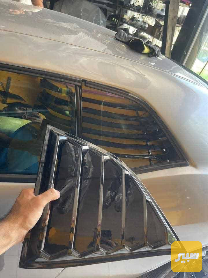 سكوب مثلث جالنجر اسود لامع
