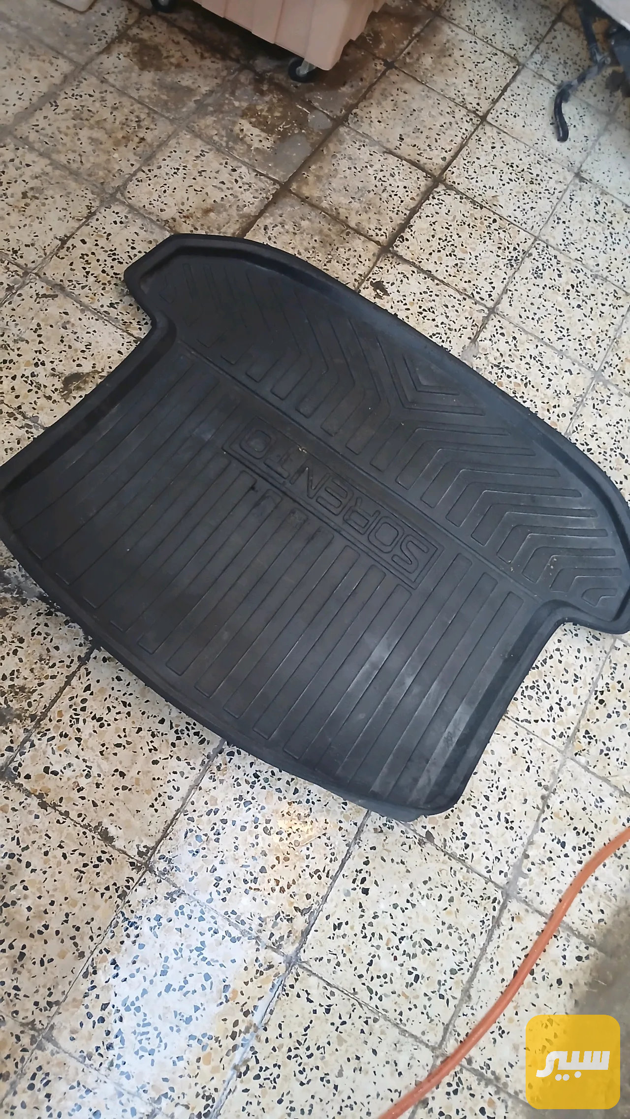 أرضية خلفية لسيارة سورنتو