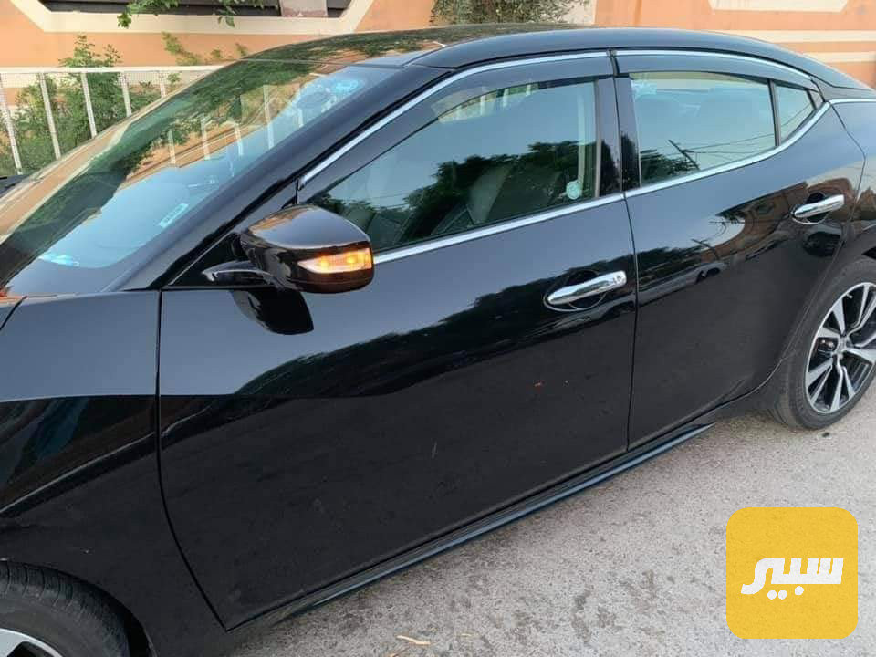 مطريات أسود خط نيكل