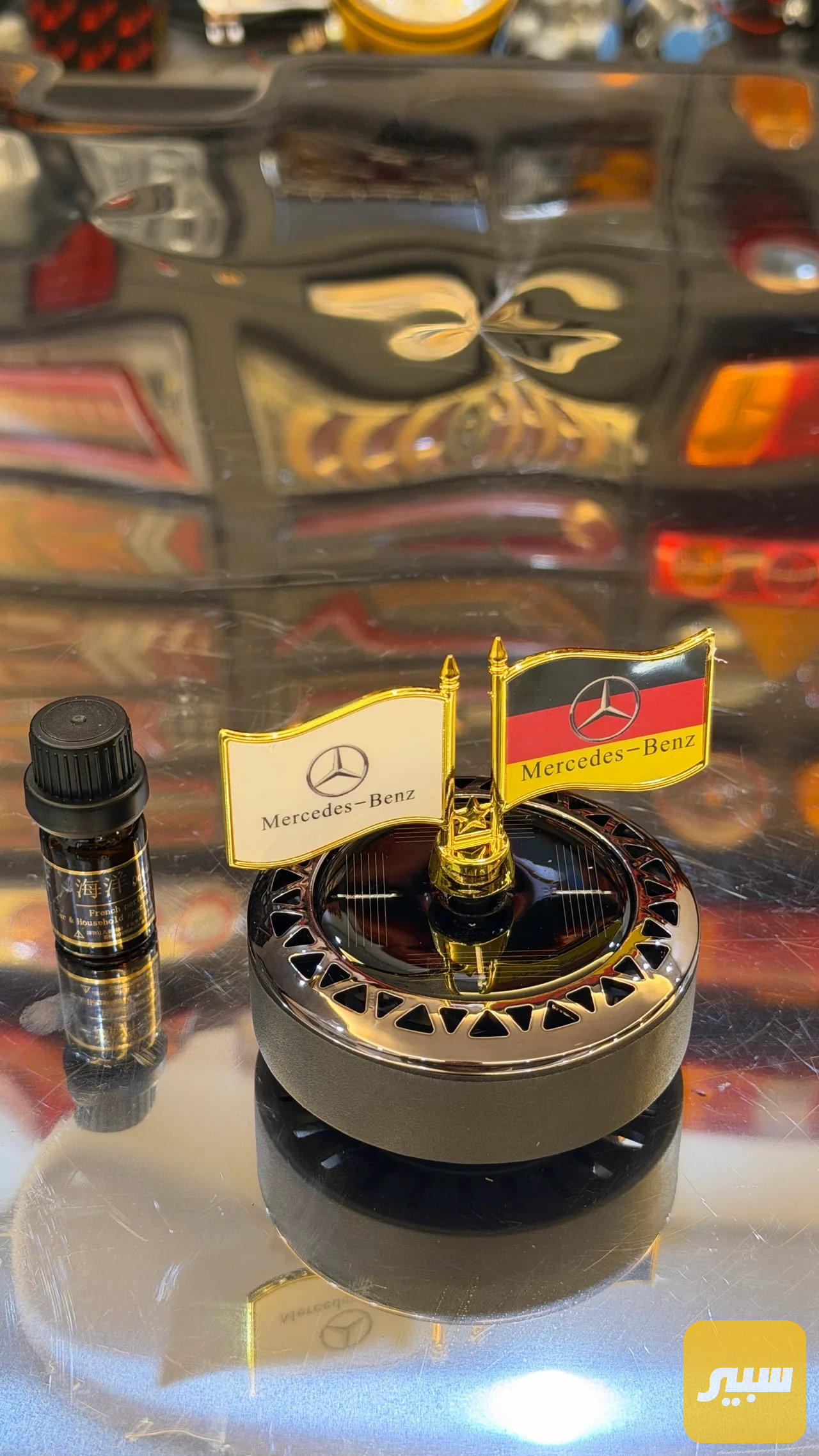 علم متحرك مارسدس مع عطر